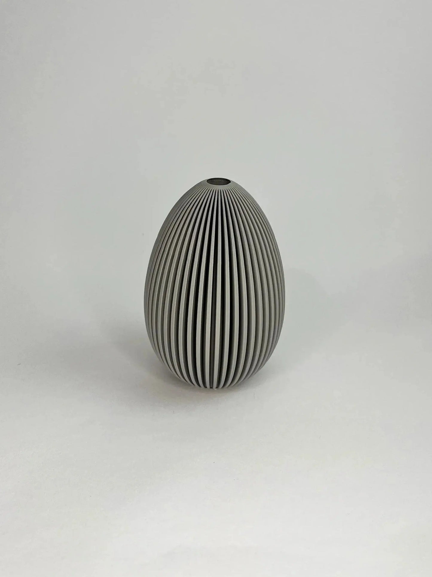 Modernes Osterei Grau – Zeitlose Osterdeko für Zuhause