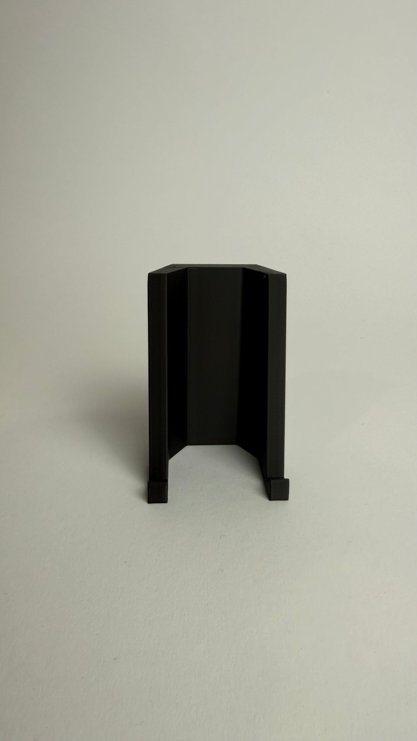 Universelle Kartenhalterung für Grading Slabs, Toploader & Sleeves Fomio