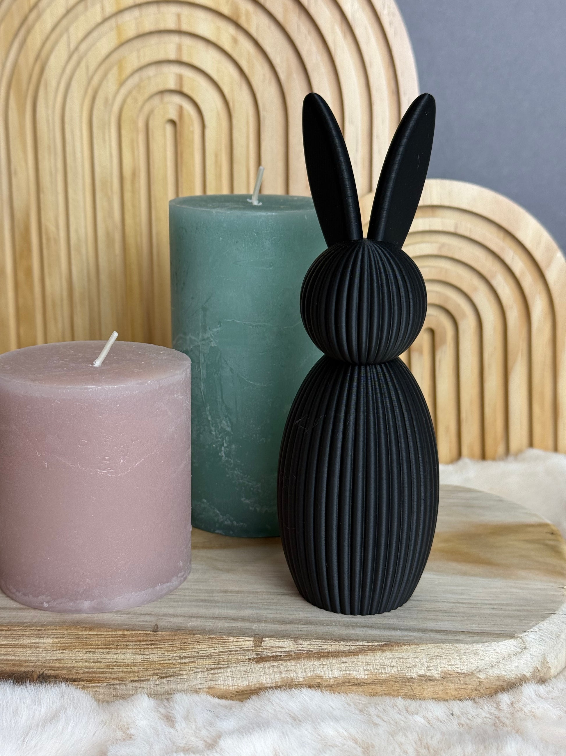 Osterhase-mit-angewinkelten-ohren-schwarz